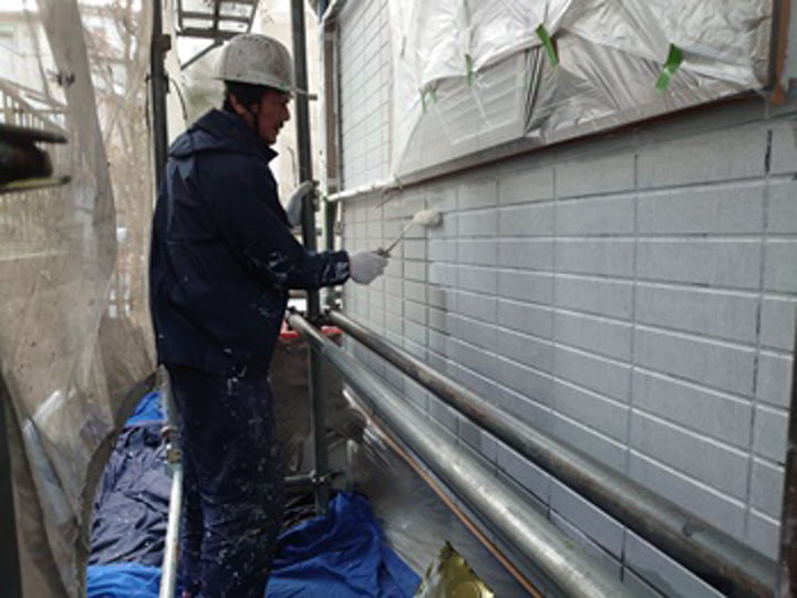 フィラーを塗布します。