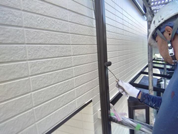 雨樋は雨の侵入による建物の腐食を防ぐため、定期的なメンテナンスが必要です。