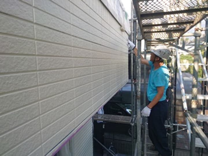 リファインSiは高耐候性や遮熱性など、美しさがずっと続く「美壁」に求められる機能も備えています。